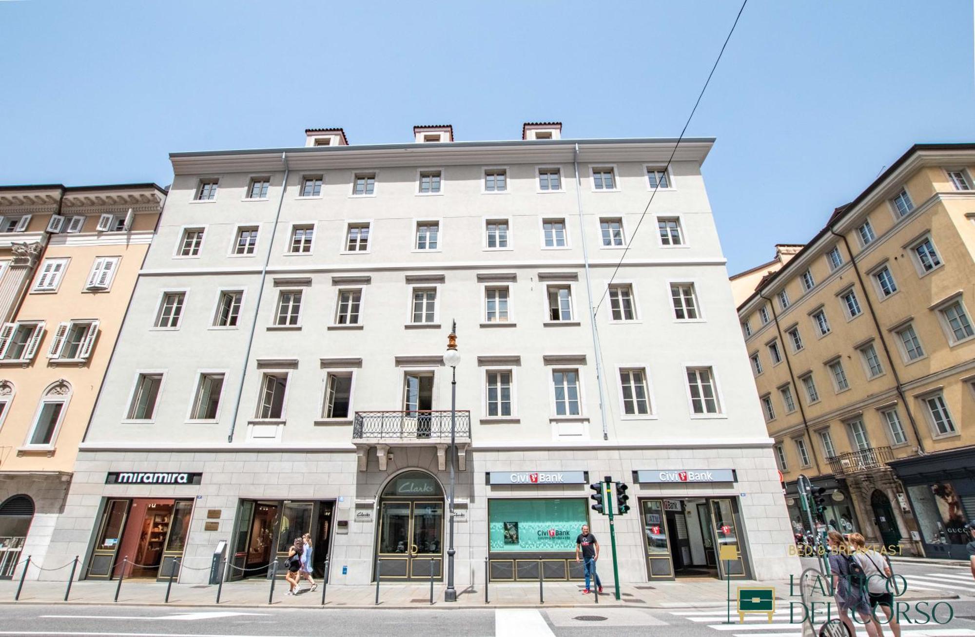 L'Attico Del Corso Apartman Trieszt Kültér fotó